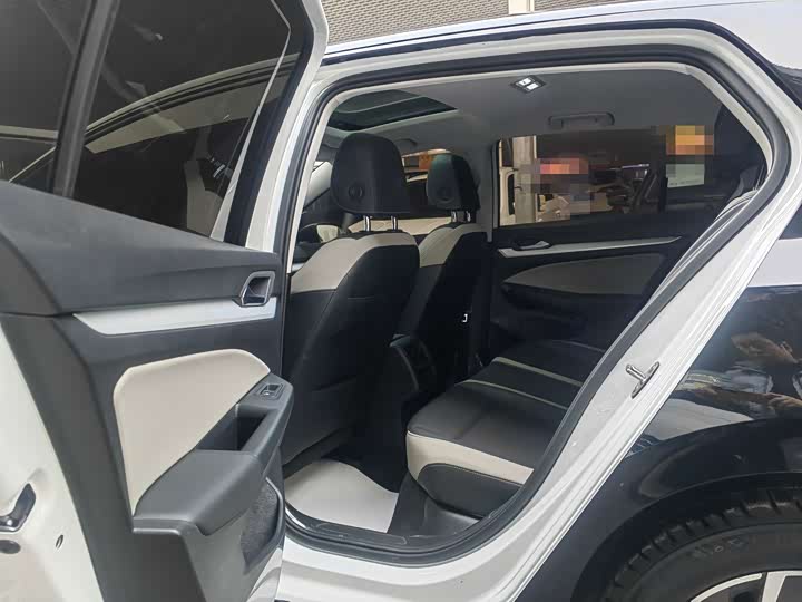 Фото 9 - Volkswagen Golf