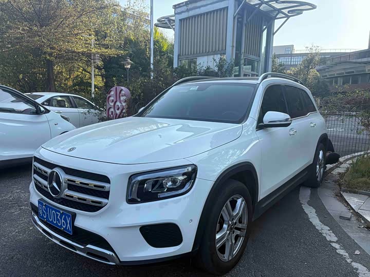 Фото 1 - Mercedes-Benz GLB-Class