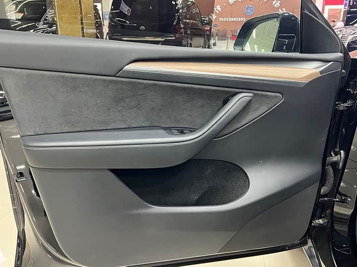 Фото 3 - Tesla Model Y