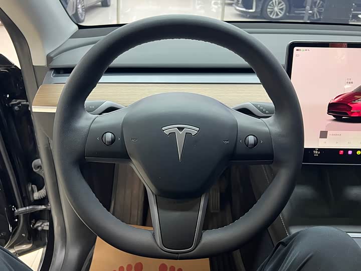 Фото 8 - Tesla Model Y