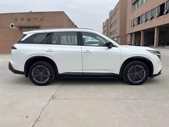 Фото 5 - Nissan Pathfinder