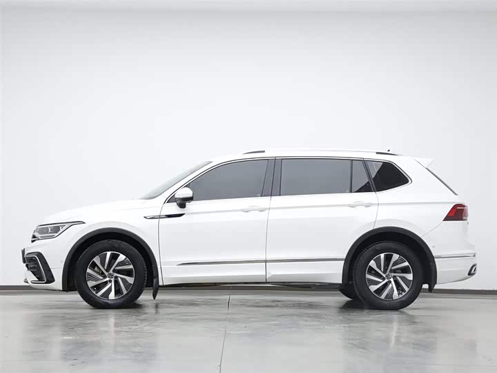 Фото 5 - Volkswagen Tiguan L Hybrid