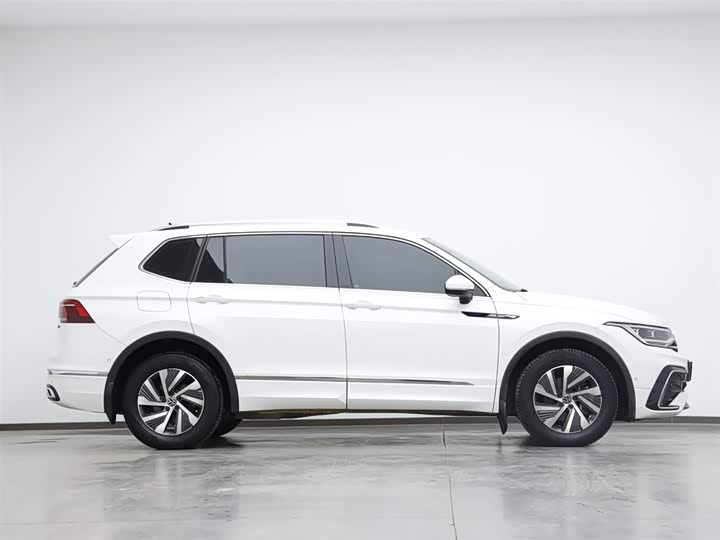 Фото 6 - Volkswagen Tiguan L Hybrid