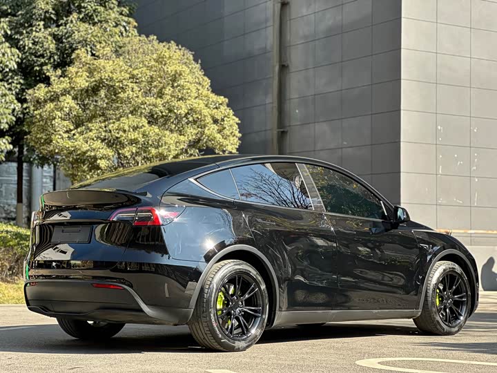 Фото 6 - Tesla Model Y