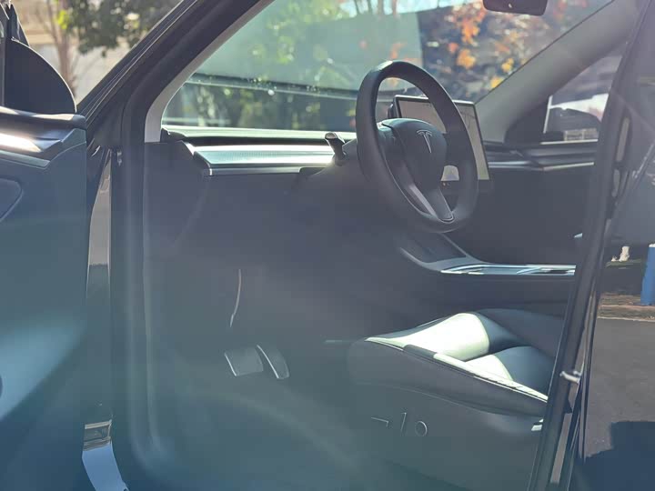 Фото 8 - Tesla Model Y