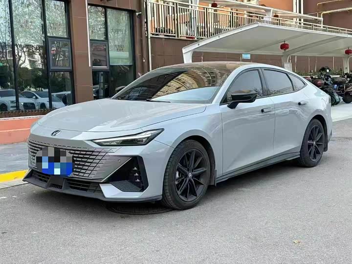 Фото 1 - Changan UNI-V