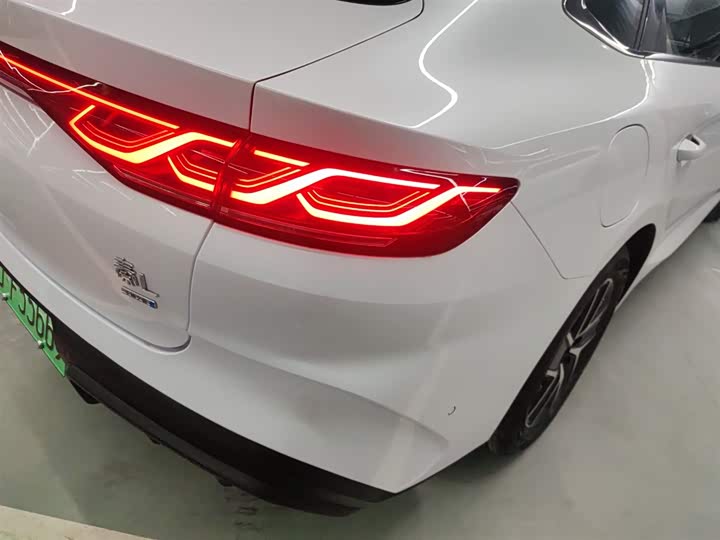 Фото 8 - BYD Qin L