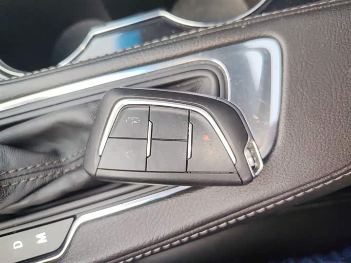 Фото 9 - Cadillac CT4