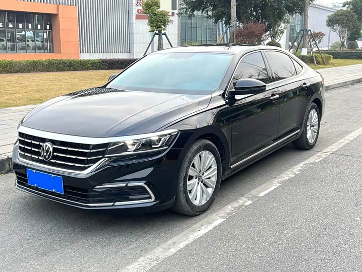Фото 1 - Volkswagen Passat