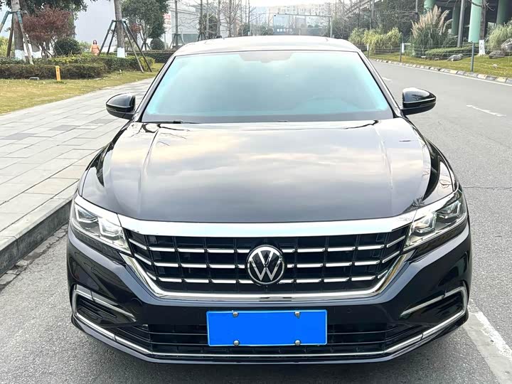 Фото 2 - Volkswagen Passat