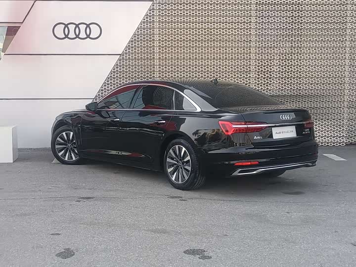 Фото 5 - Audi A6L