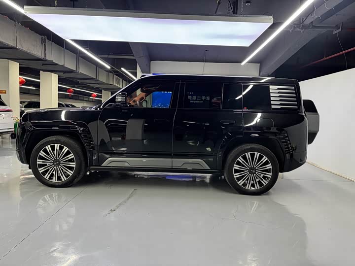 Фото 4 - BYD Yangwang U8