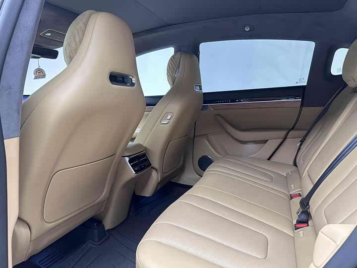 Фото 9 - Luxeed R7