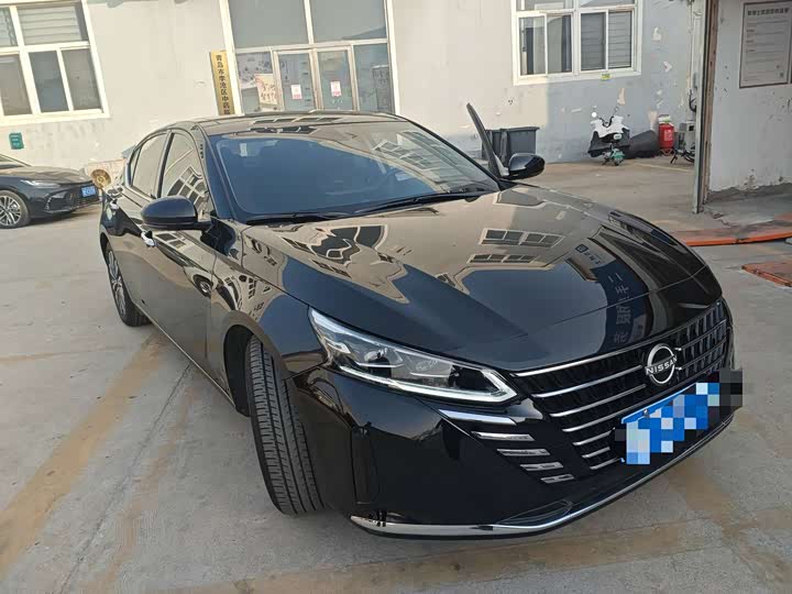 Фото 1 - Nissan Teana