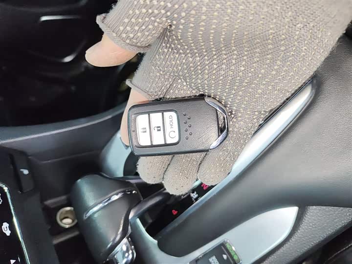 Фото 9 - Honda Avancier