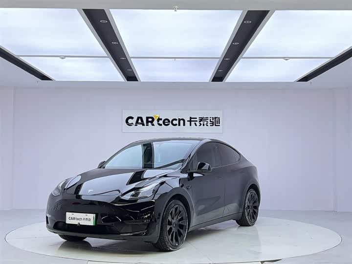 Фото 1 - Tesla Model Y