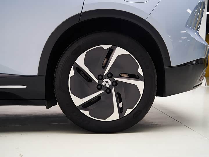 Фото 7 - Nio ES6