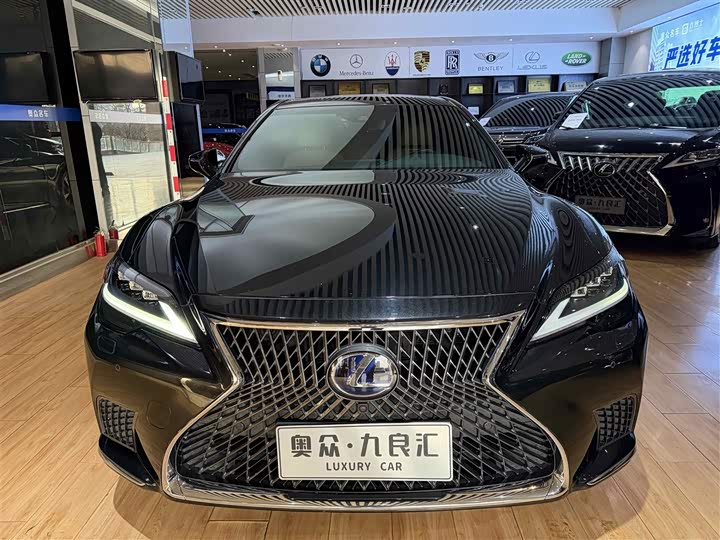 Фото 2 - Lexus LS