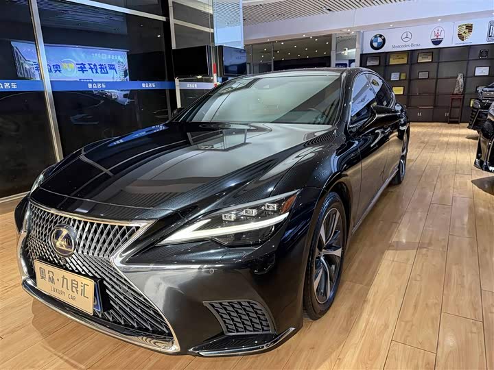 Фото 3 - Lexus LS