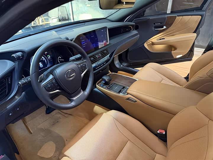 Фото 4 - Lexus LS