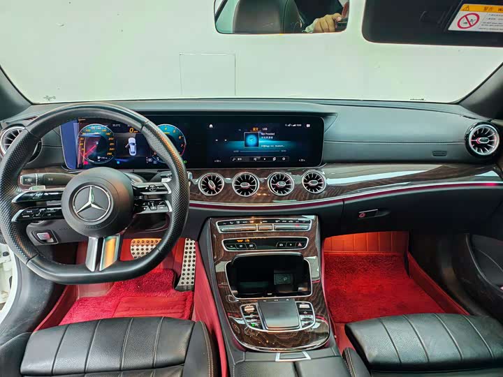 Фото 6 - Mercedes-Benz E-Class