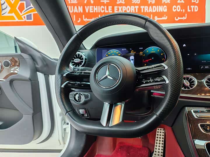 Фото 7 - Mercedes-Benz E-Class