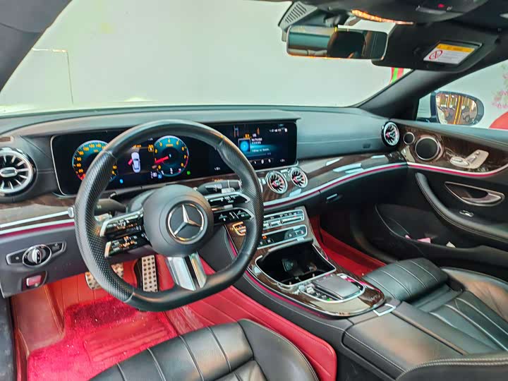 Фото 8 - Mercedes-Benz E-Class