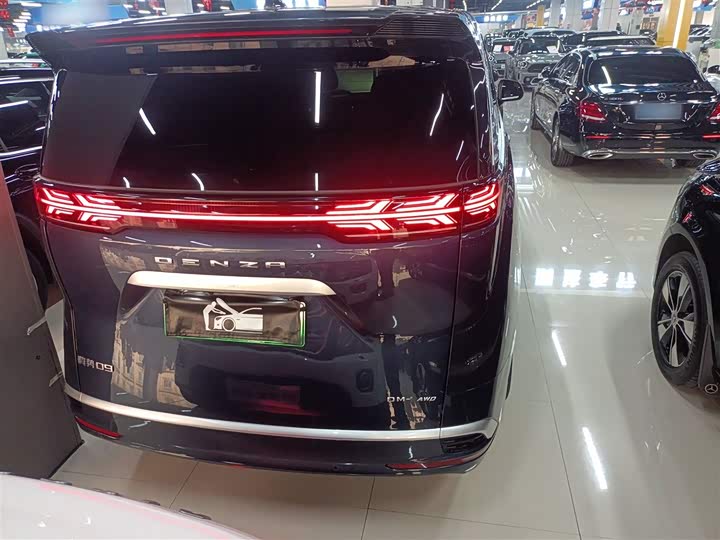 Фото 6 - Denza D9