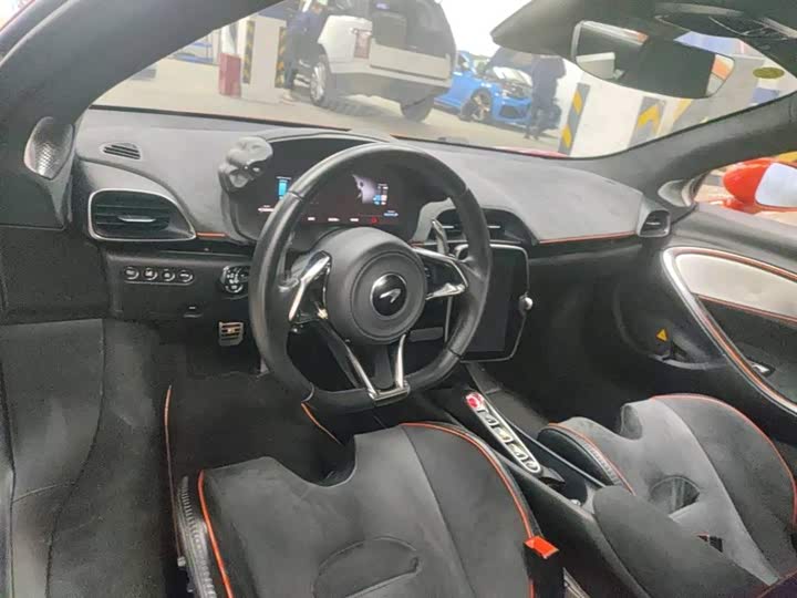 Фото 8 - McLaren Artura