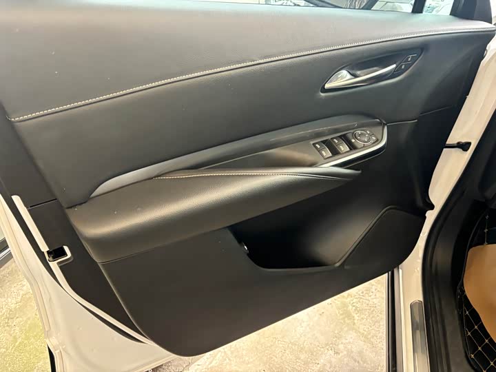 Фото 5 - Cadillac XT4