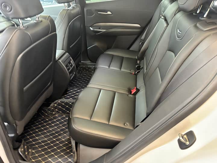 Фото 7 - Cadillac XT4