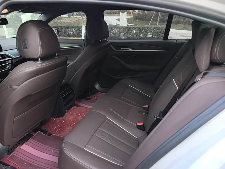 Фото 5 - BMW 5 Series