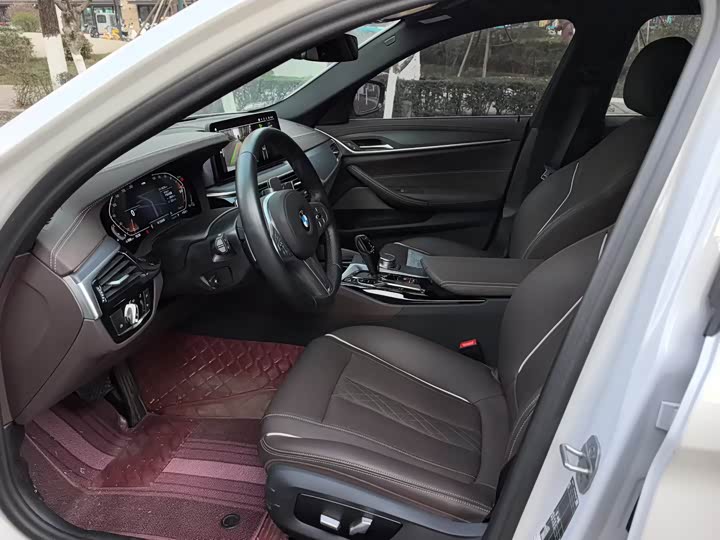 Фото 6 - BMW 5 Series