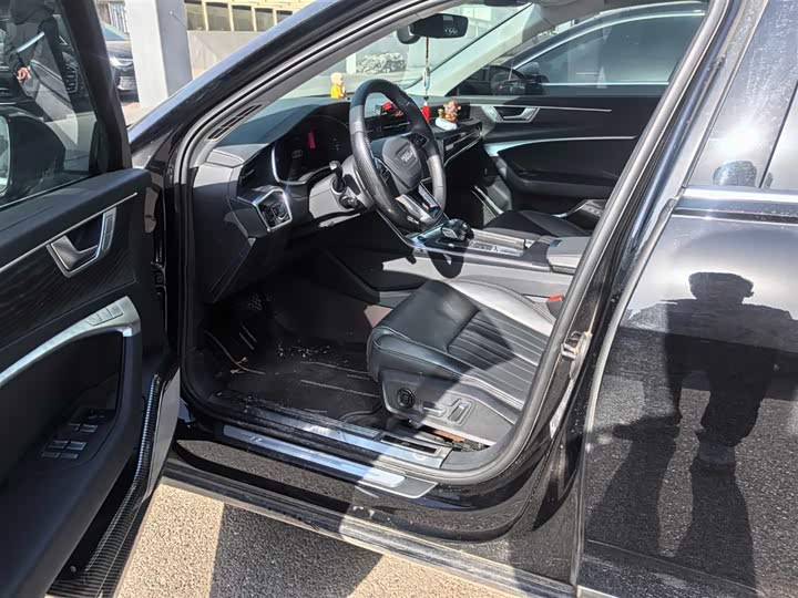 Фото 5 - Audi A6L