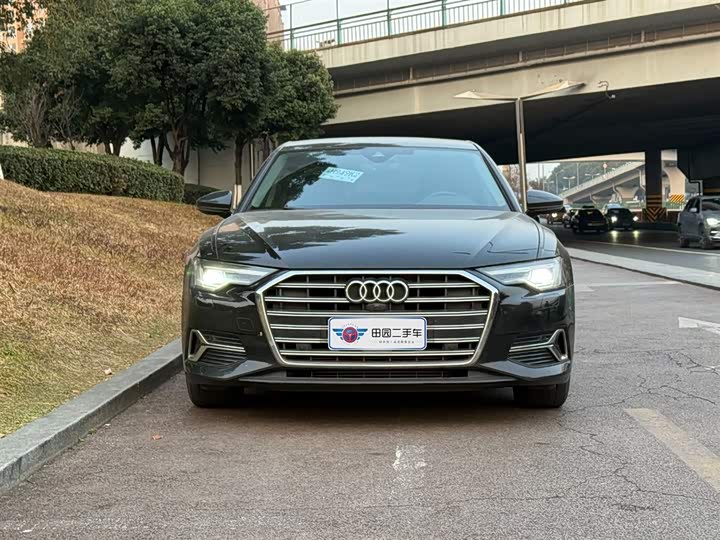 Фото 2 - Audi A6L