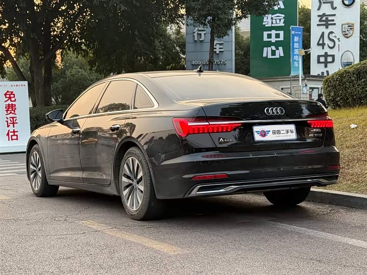 Фото 5 - Audi A6L