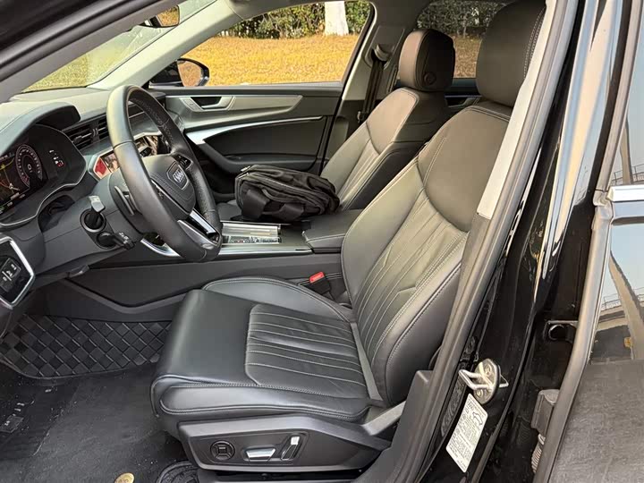 Фото 8 - Audi A6L