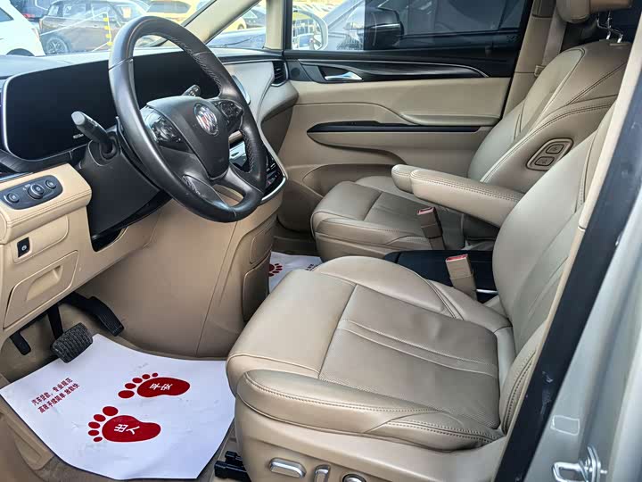 Фото 3 - Buick GL8 ES