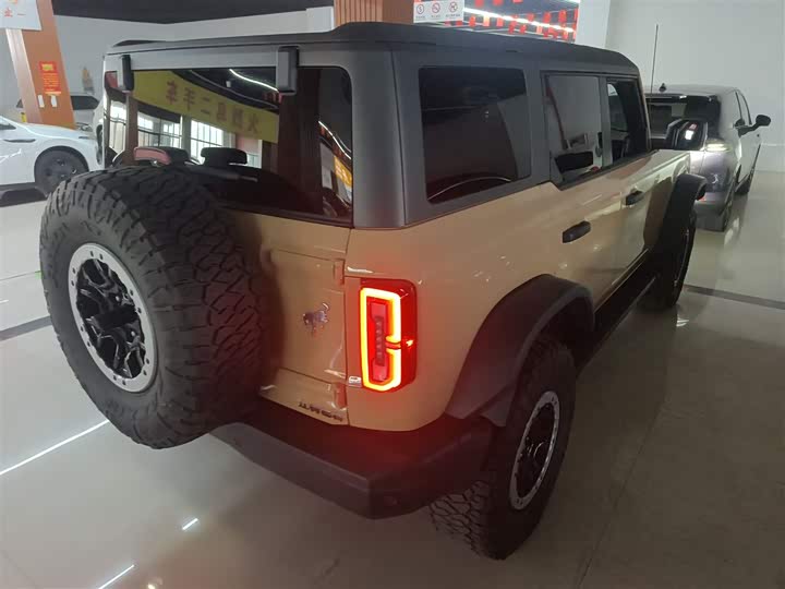 Фото 7 - Ford Bronco