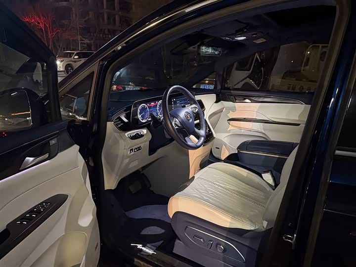 Фото 7 - Buick GL8 ES