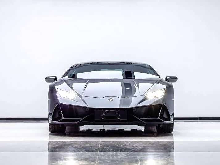 Фото 1 - Lamborghini Huracán