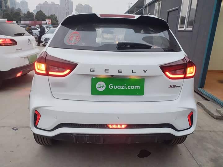 Фото 6 - Geely Vision X3