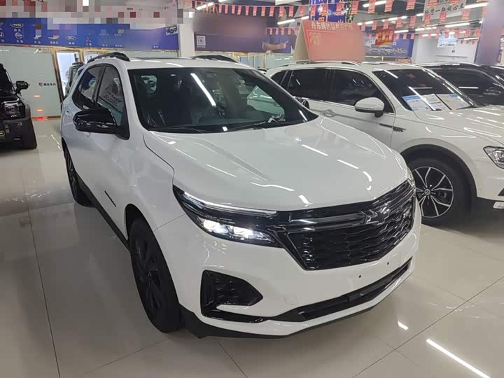 Фото 4 - Chevrolet Equinox