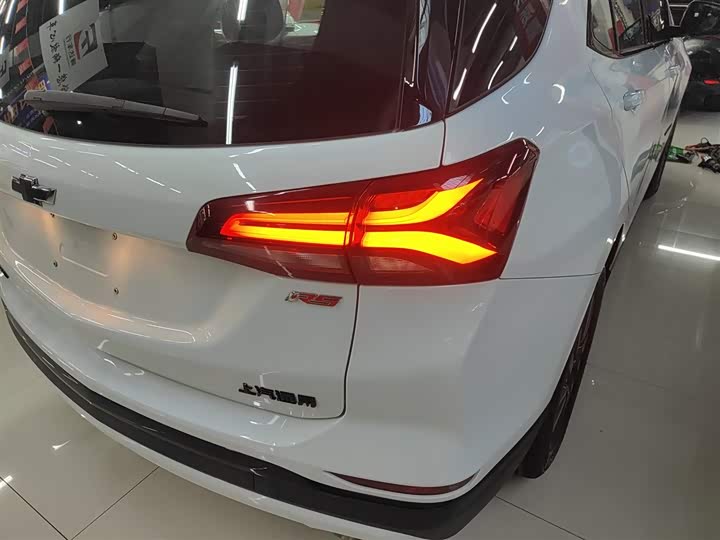 Фото 8 - Chevrolet Equinox