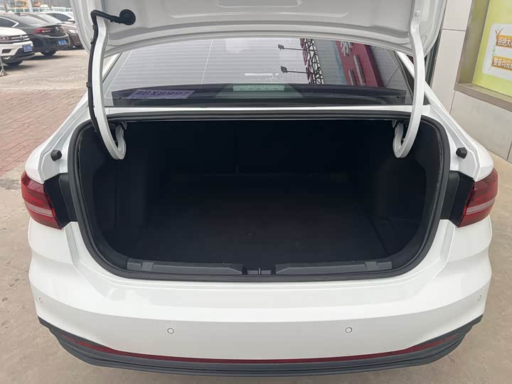 Фото 8 - Volkswagen Lavida