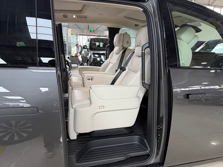 Фото 35 - LiXiang Mega