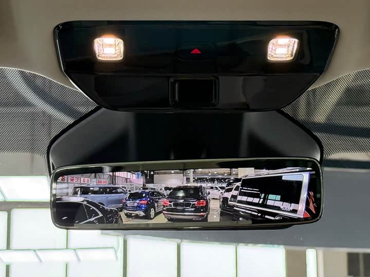 Фото 39 - LiXiang Mega