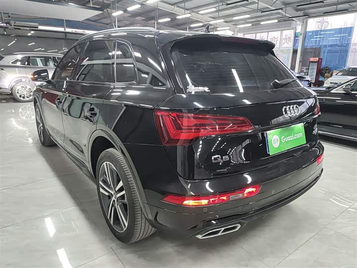 Фото 5 - Audi Q5L