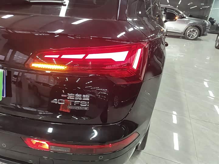 Фото 8 - Audi Q5L