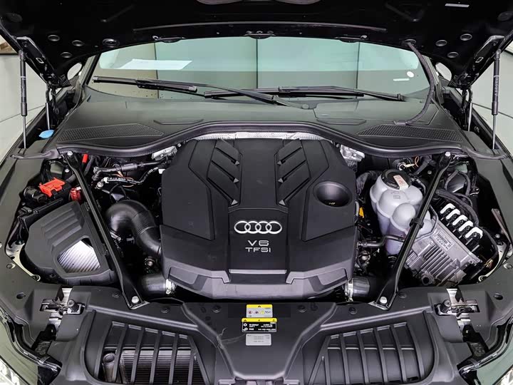 Фото 8 - Audi A8